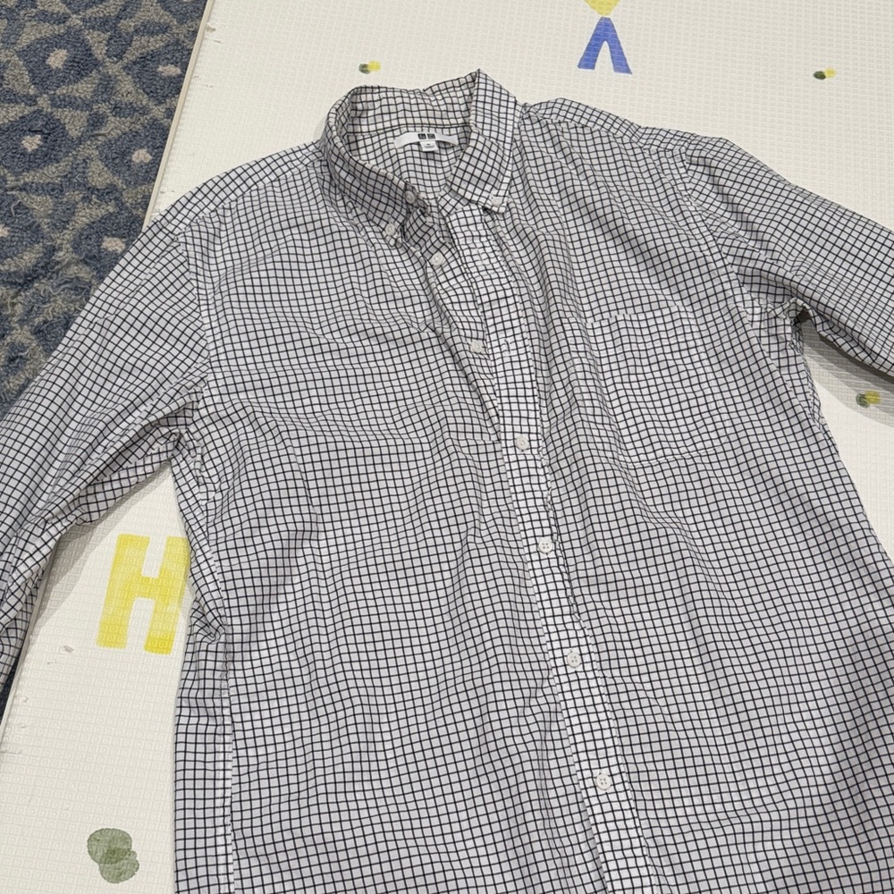 Uniqlo Men's Black and White Checkered Shirt